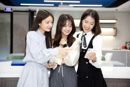 Đặt vé xem phim trên ứng dụng ngân hàng: Xu hướng giải trí của người trẻ