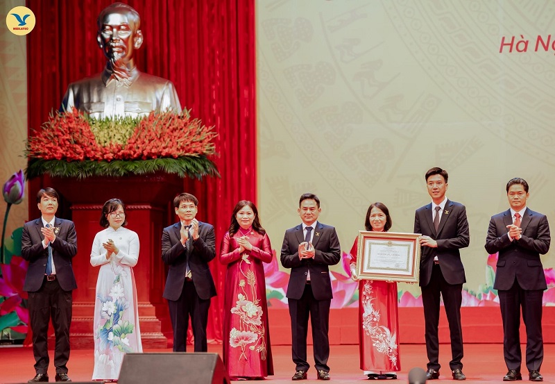 MEDLATEC đón nhận Huân chương Lao động hạng Nhì nhân kỷ niệm 30 năm hình thành phát triển