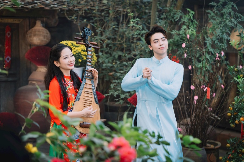 ''Tết bình an bên nhau'' trong tiếng đàn tỳ bà của nghệ sĩ Vũ Diệu Thảo